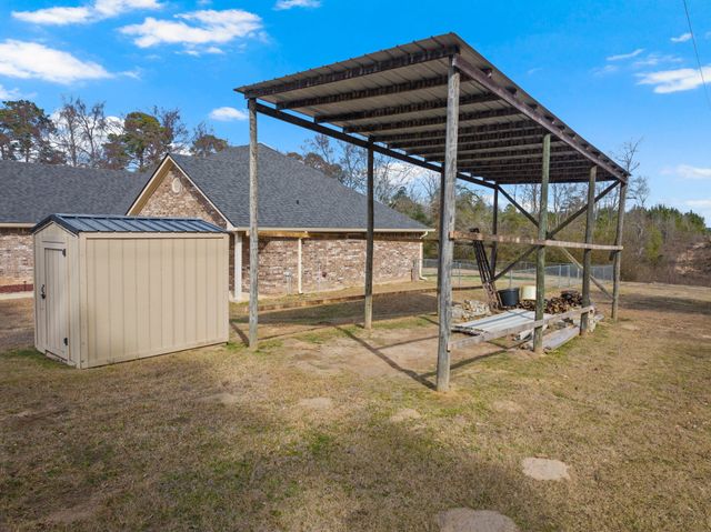691 COUNTY ROAD 1464, Hughes Springs, TX 75656