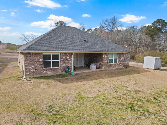 691 COUNTY ROAD 1464, Hughes Springs, TX 75656
