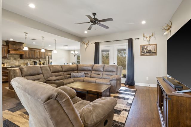 691 COUNTY ROAD 1464, Hughes Springs, TX 75656