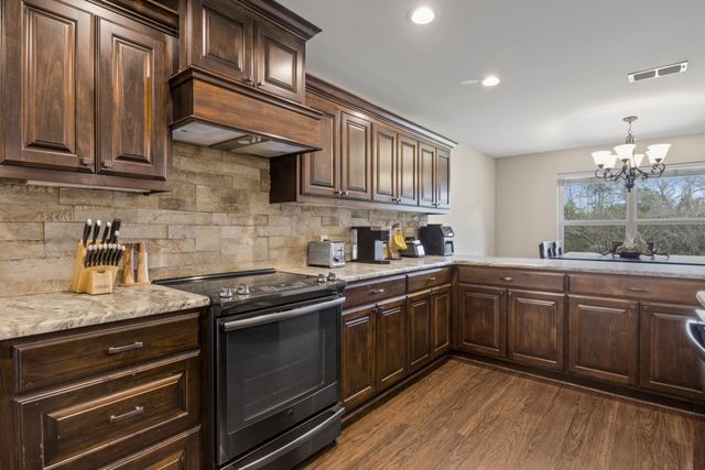 691 COUNTY ROAD 1464, Hughes Springs, TX 75656