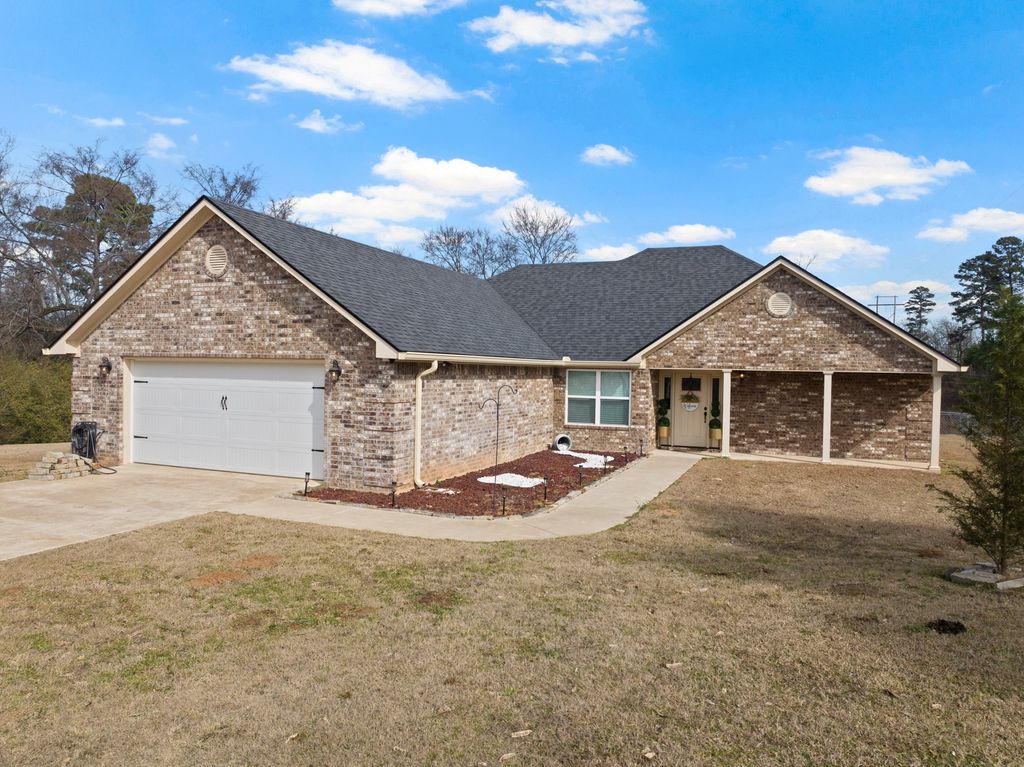 691 COUNTY ROAD 1464, Hughes Springs, TX 75656