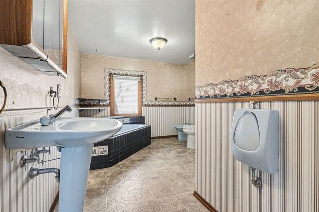 824 Forest Drive, Portage, MI 49002