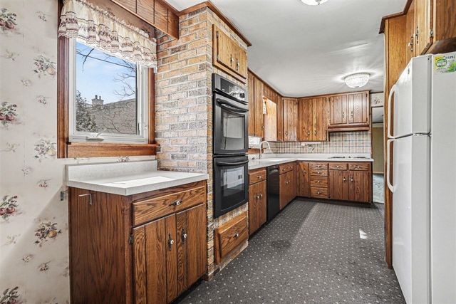 824 Forest Drive, Portage, MI 49002