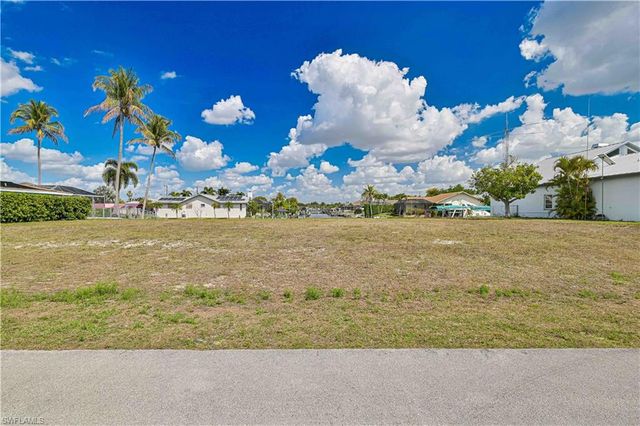 1025 SE 20th AVE, Cape Coral, FL 33990