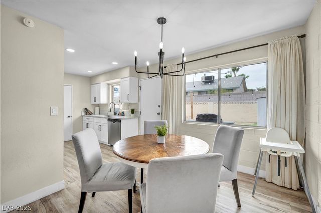 913 De Met Drive, Las Vegas, NV 89119