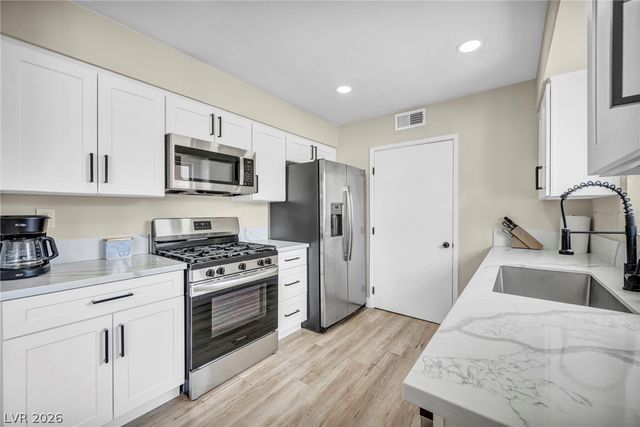 913 De Met Drive, Las Vegas, NV 89119