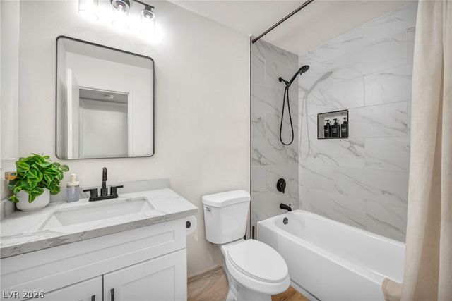913 De Met Drive, Las Vegas, NV 89119