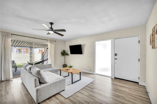 913 De Met Drive, Las Vegas, NV 89119