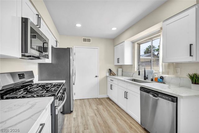 913 De Met Drive, Las Vegas, NV 89119