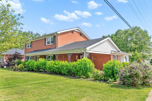 1701 Parkview Dr, Hopkinsville, KY 42240