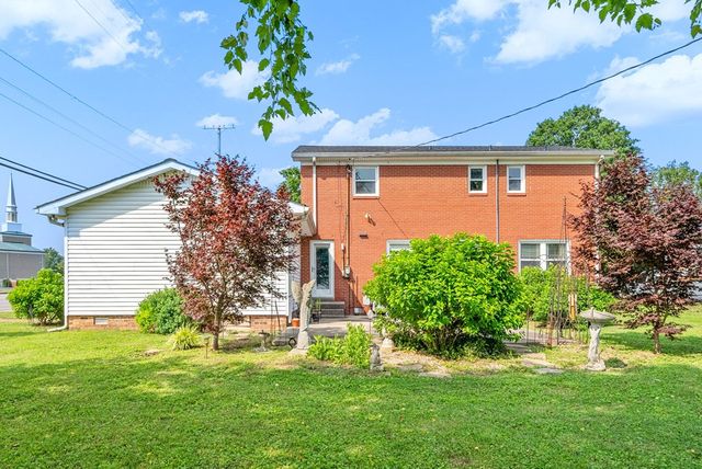 1701 Parkview Dr, Hopkinsville, KY 42240