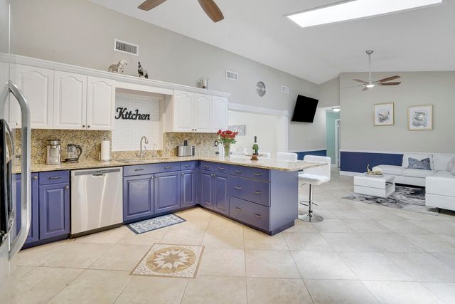 166 Old Country Road S, Wellington, FL 33414