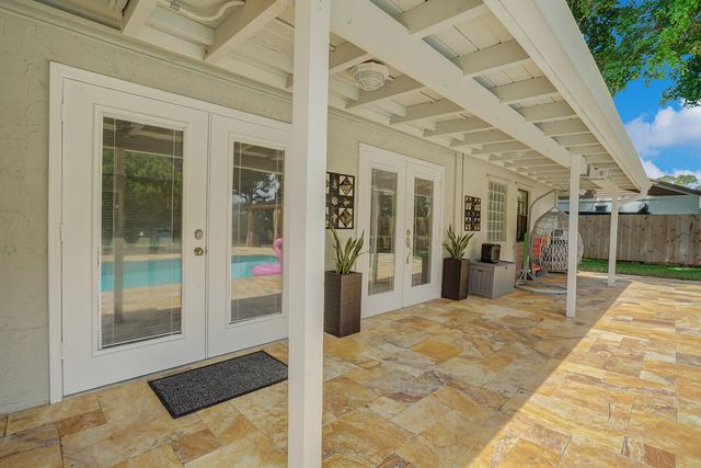 166 Old Country Road S, Wellington, FL 33414