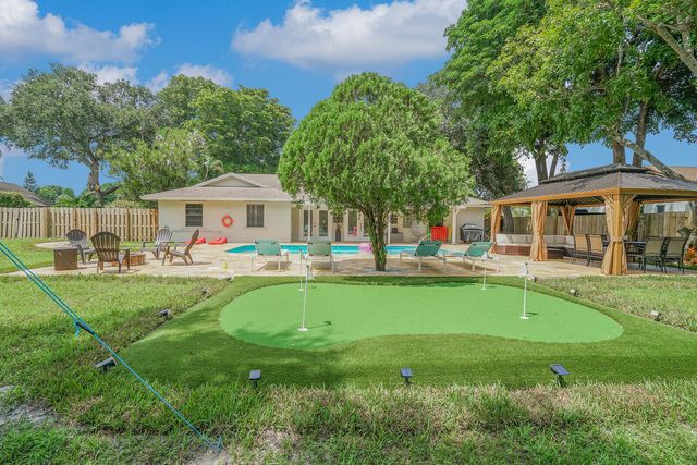 166 Old Country Road S, Wellington, FL 33414
