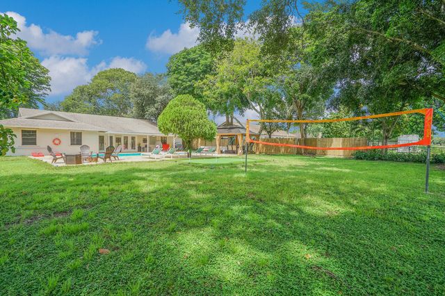 166 Old Country Road S, Wellington, FL 33414