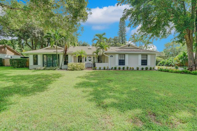 166 Old Country Road S, Wellington, FL 33414