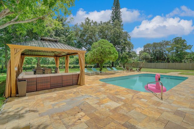 166 Old Country Road S, Wellington, FL 33414