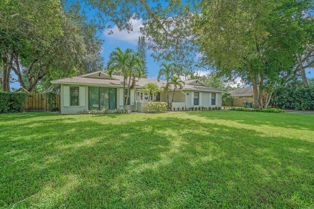 166 Old Country Road S, Wellington, FL 33414