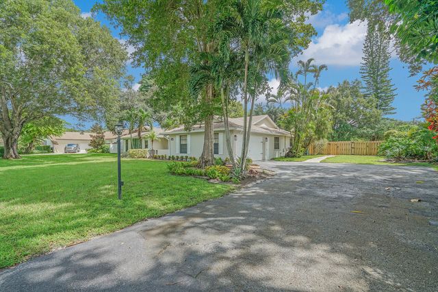 166 Old Country Road S, Wellington, FL 33414