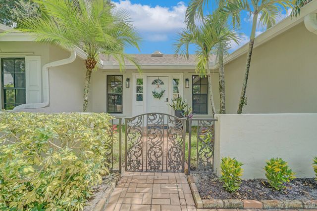 166 Old Country Road S, Wellington, FL 33414