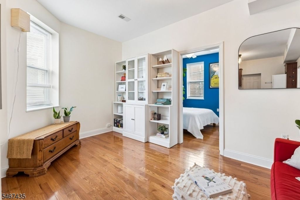 80 Bay St 7, Montclair Twp., NJ 07042 — photo 2