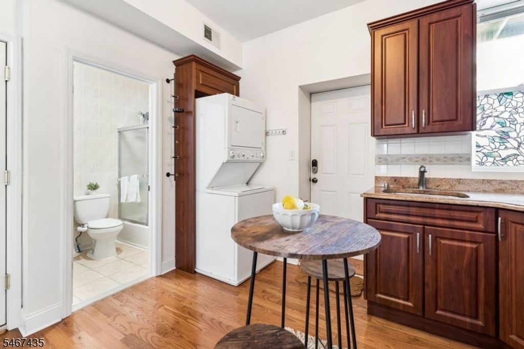 80 Bay St 7, Montclair Twp., NJ 07042 — photo 3