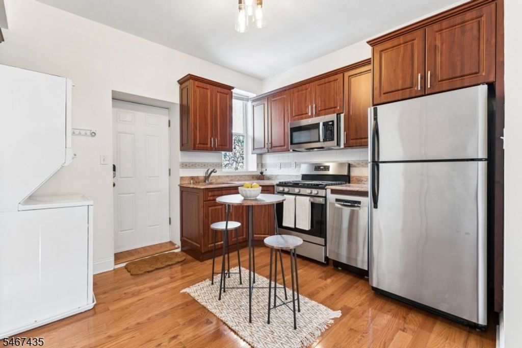 80 Bay St 7, Montclair Twp., NJ 07042 — photo 4
