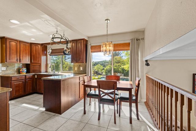 2503 Knollwood Dr, Cameron Park, CA 95682