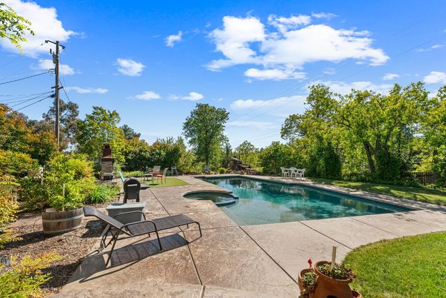2503 Knollwood Dr, Cameron Park, CA 95682