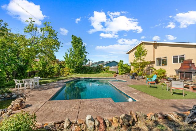 2503 Knollwood Dr, Cameron Park, CA 95682