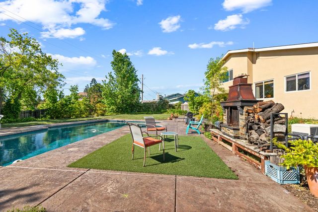 2503 Knollwood Dr, Cameron Park, CA 95682