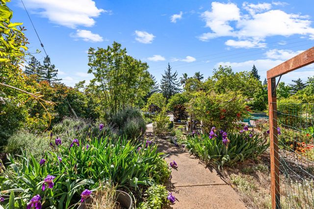 2503 Knollwood Dr, Cameron Park, CA 95682