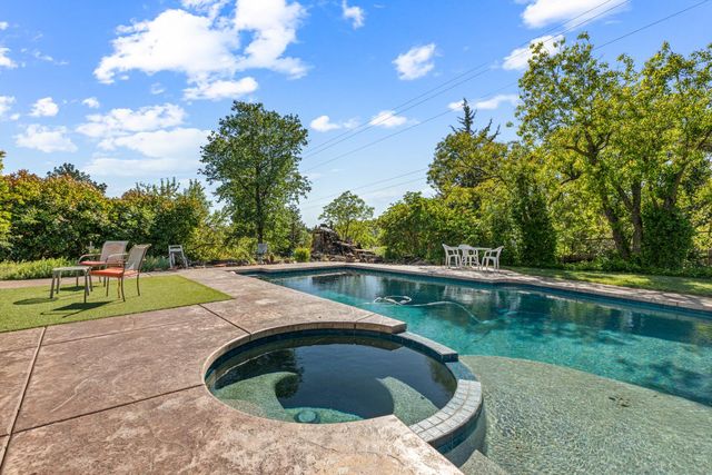 2503 Knollwood Dr, Cameron Park, CA 95682