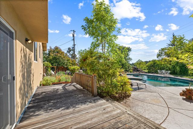 2503 Knollwood Dr, Cameron Park, CA 95682