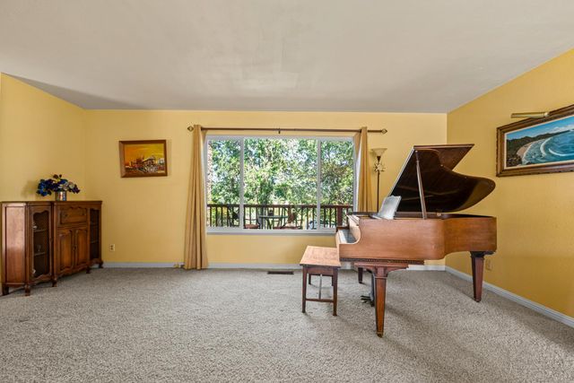 2503 Knollwood Dr, Cameron Park, CA 95682