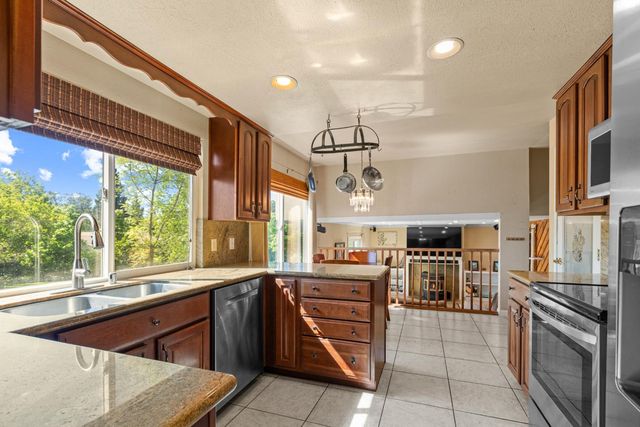 2503 Knollwood Dr, Cameron Park, CA 95682