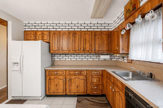 119 Chanel Drive E, Shirley, NY 11967