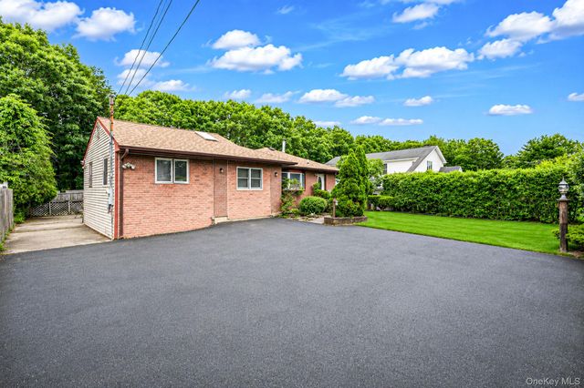 119 Chanel Drive E, Shirley, NY 11967