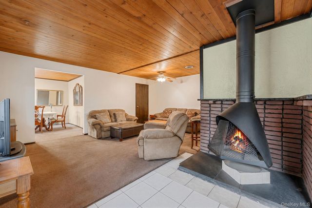 119 Chanel Drive E, Shirley, NY 11967