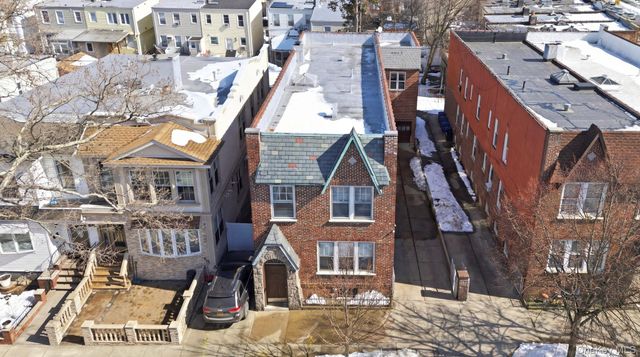 7861 75th Street, Glendale, NY 11385