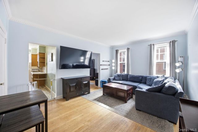 7861 75th Street, Glendale, NY 11385