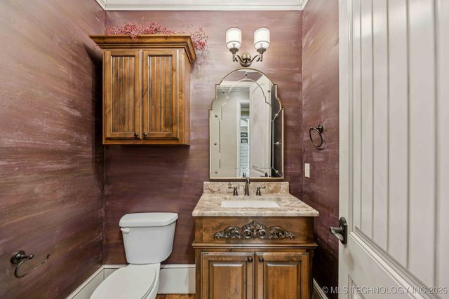 8010 S Guthrie Court, Tulsa, OK 74132