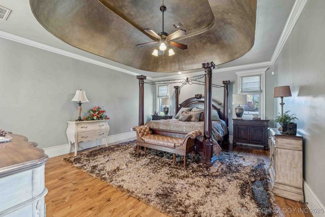 8010 S Guthrie Court, Tulsa, OK 74132