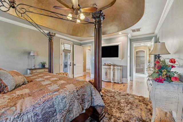 8010 S Guthrie Court, Tulsa, OK 74132