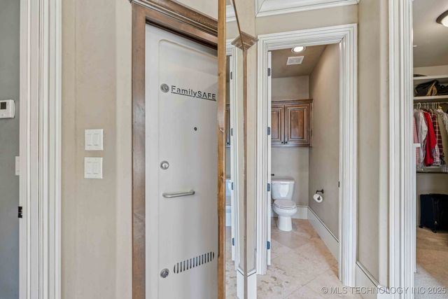 8010 S Guthrie Court, Tulsa, OK 74132