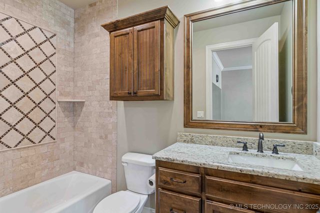 8010 S Guthrie Court, Tulsa, OK 74132