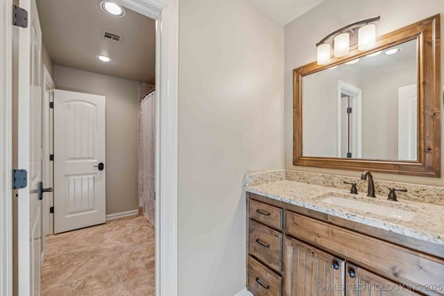 8010 S Guthrie Court, Tulsa, OK 74132