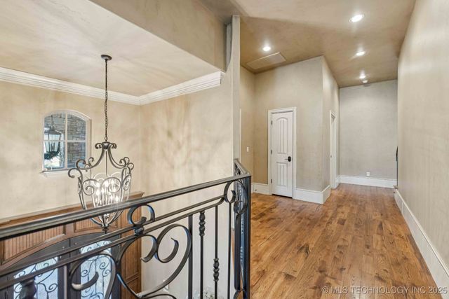 8010 S Guthrie Court, Tulsa, OK 74132