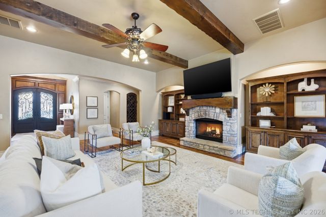 8010 S Guthrie Court, Tulsa, OK 74132