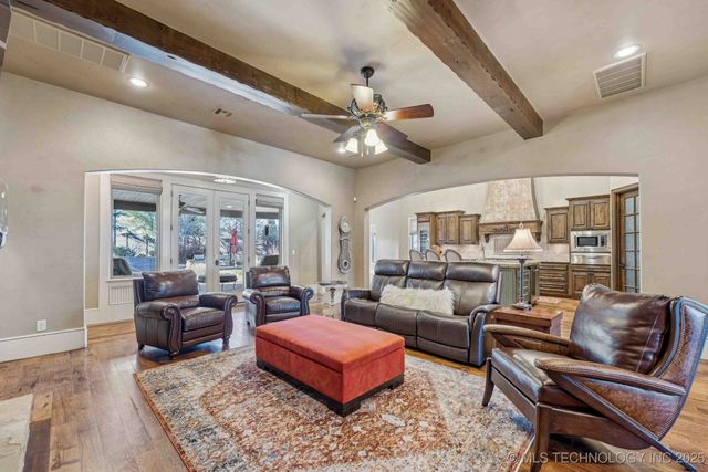 8010 S Guthrie Court, Tulsa, OK 74132